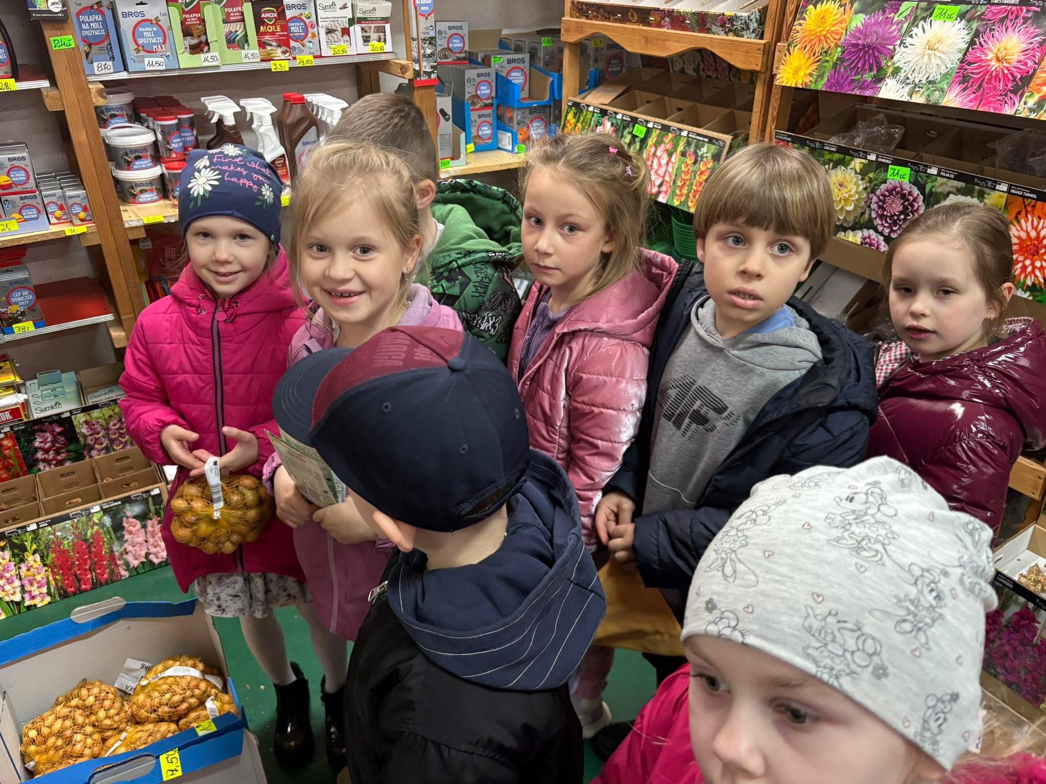  Dzieci w sklepie