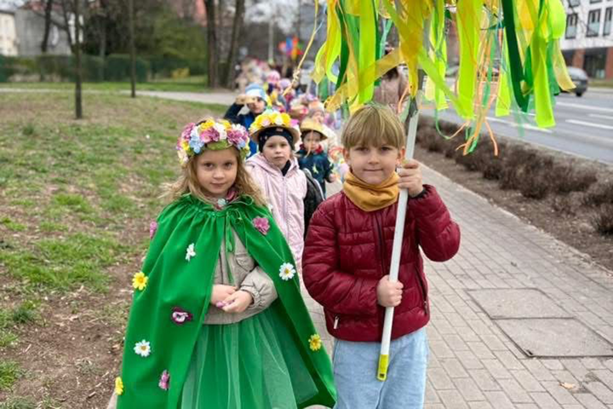  Dzieci w przebraniach